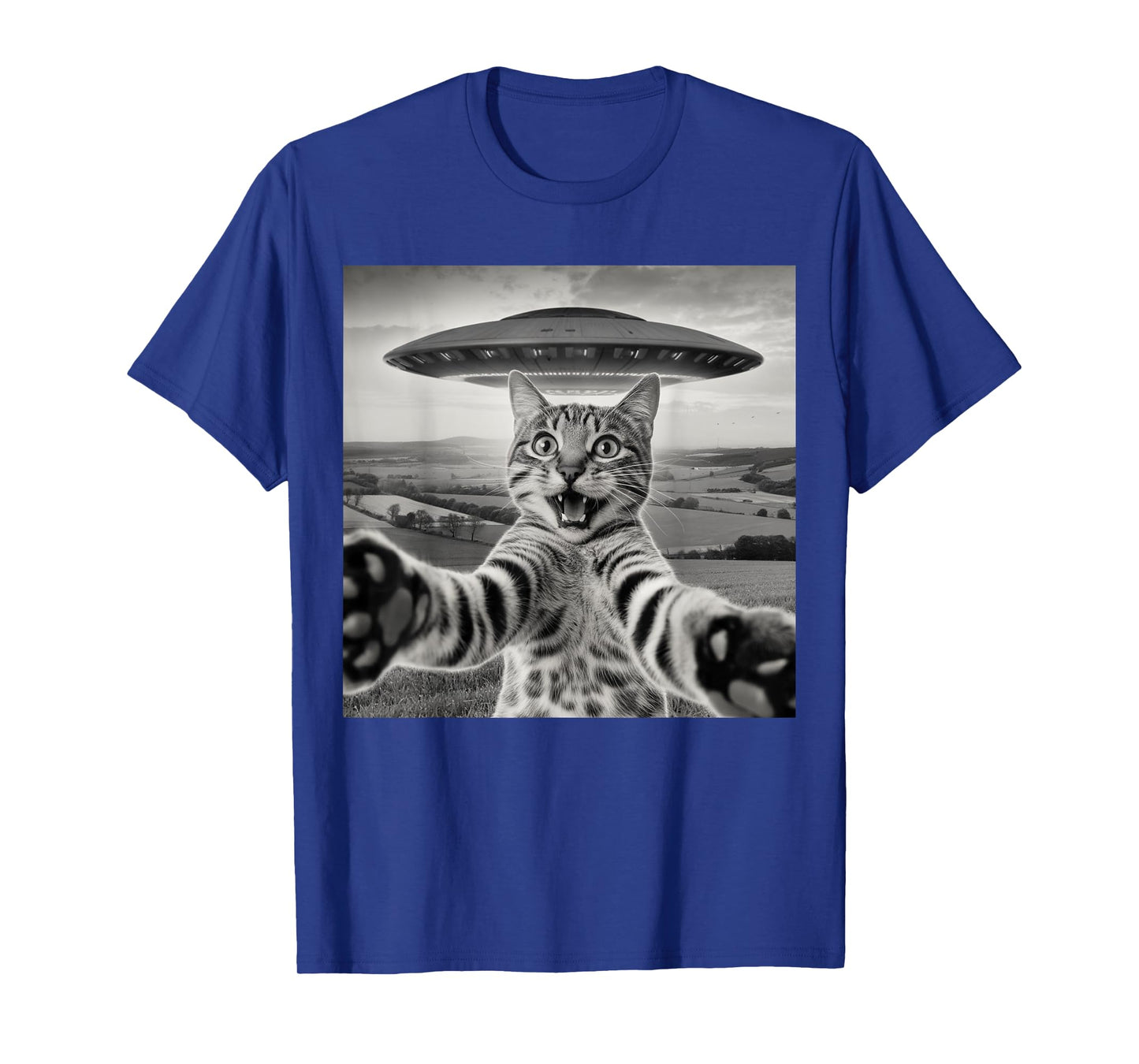 Cat Selfie With Alien UFOs Funny Cat Sarcastic Humor Meme T-Shirt