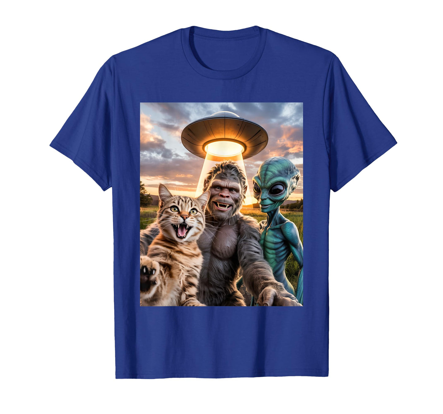 Cat Bigfoot Alien Selfie BFF Funny Photo With UFO Men Women T-Shirt