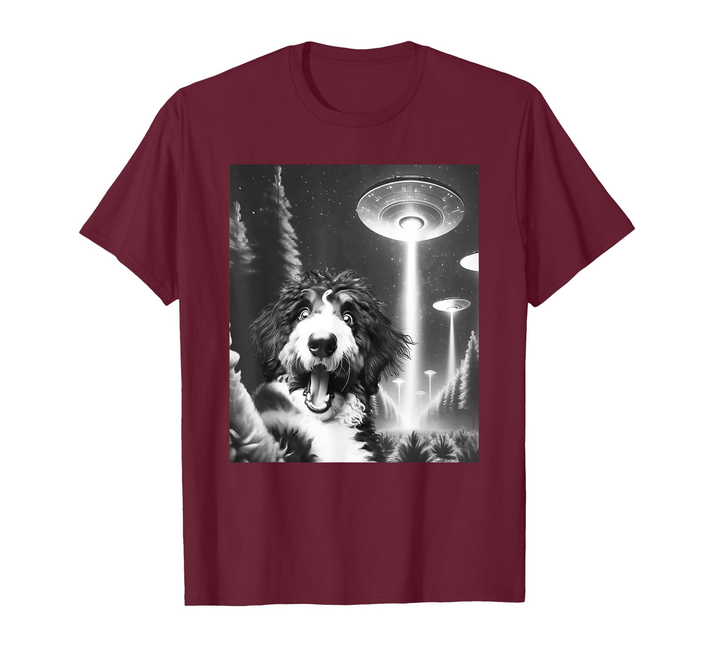 Funny Bernedoodle Alien UFO Taking a Selfie Dog Mom Dad Men Women Kids T-Shirt