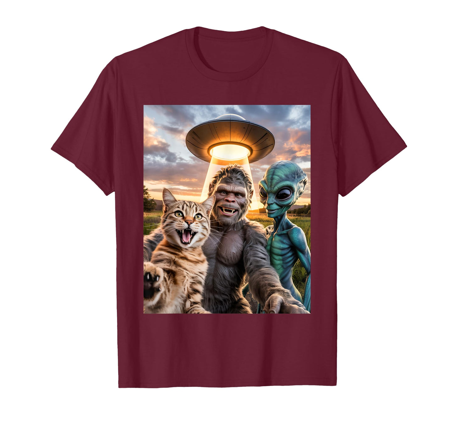 Cat Bigfoot Alien Selfie BFF Funny Photo With UFO Men Women T-Shirt