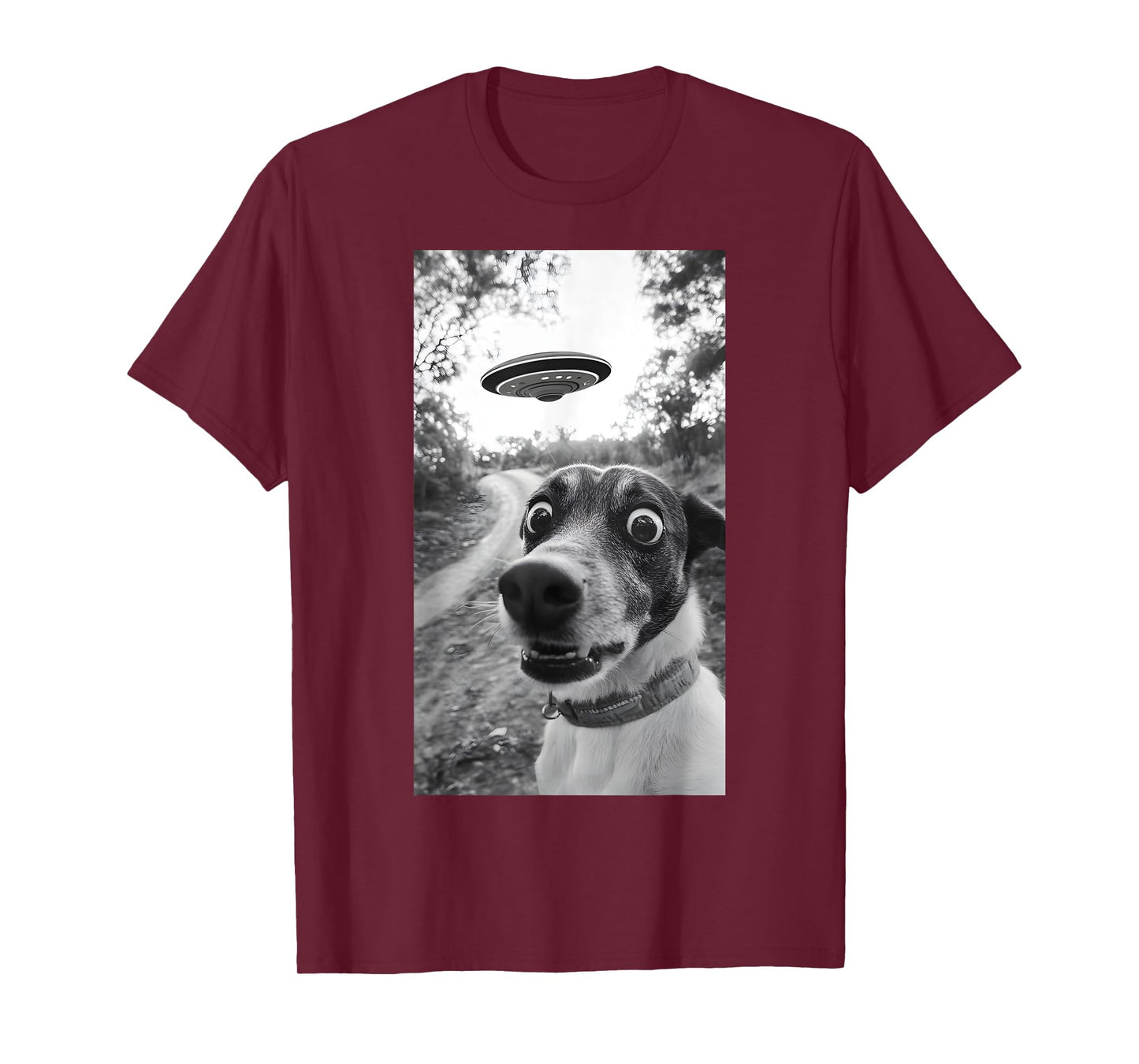 Surprised Dog Selfie With Alien UFO Funny Dog Men Women Kid T-Shirt