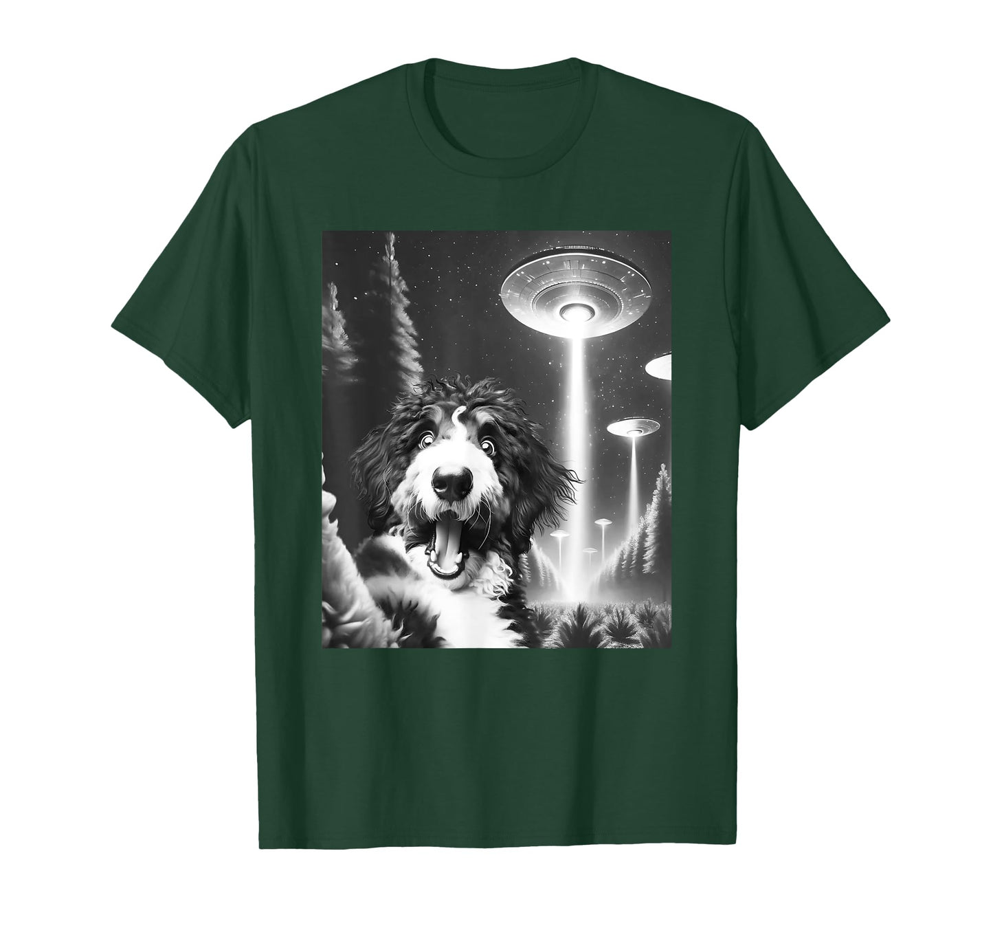 Funny Bernedoodle Alien UFO Taking a Selfie Dog Mom Dad Men Women Kids T-Shirt
