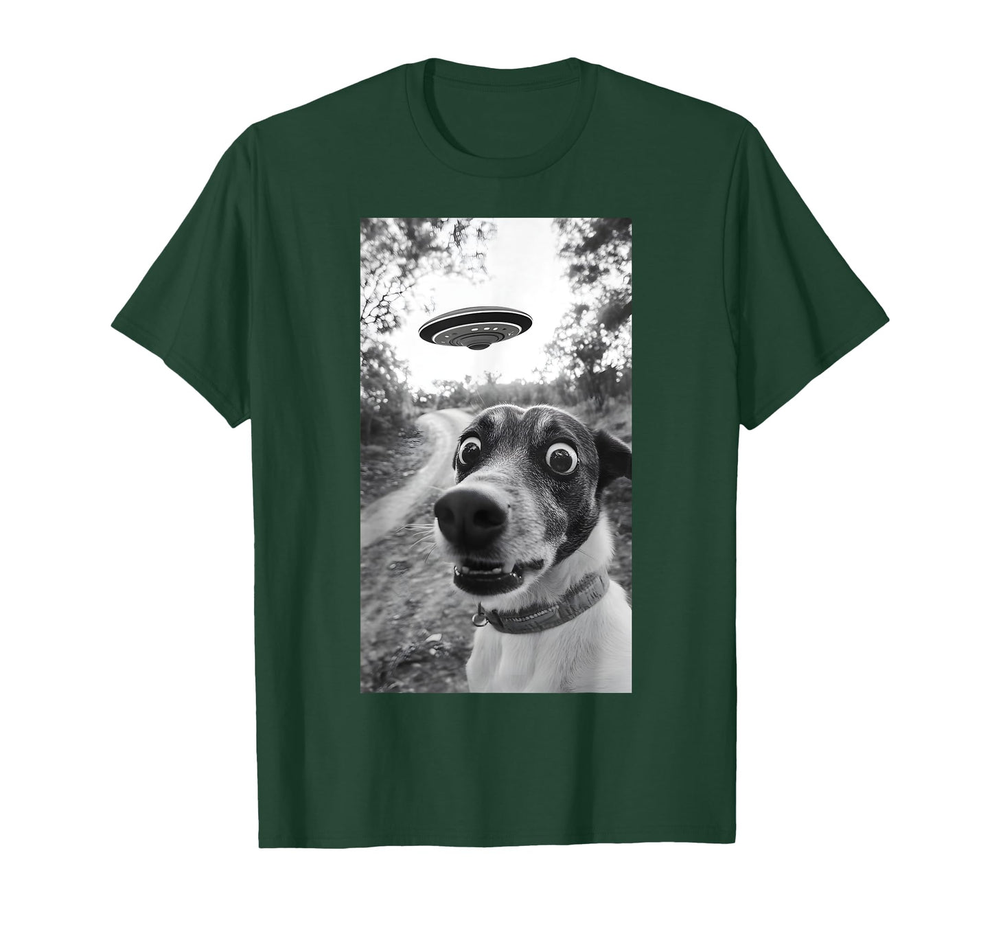 Surprised Dog Selfie With Alien UFO Funny Dog Men Women Kid T-Shirt
