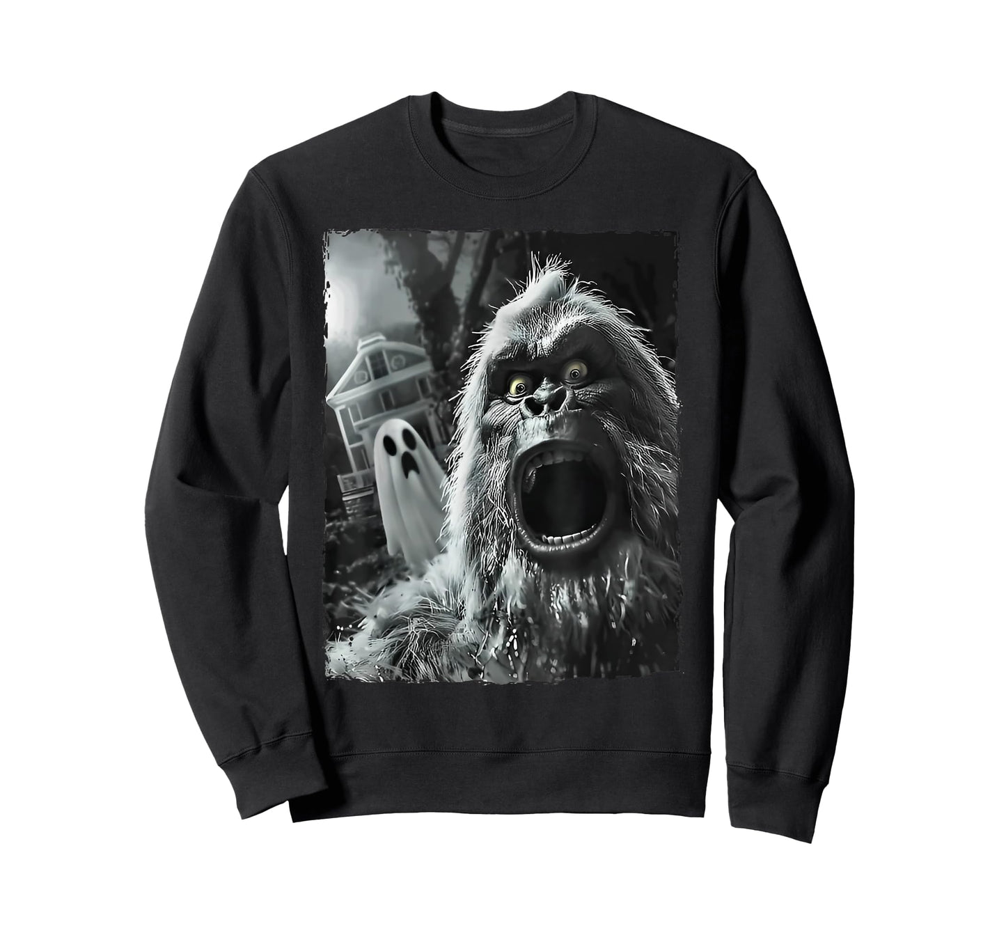 bigfoot sasquatch selfie with ghost halloween haunted house T-Shirt