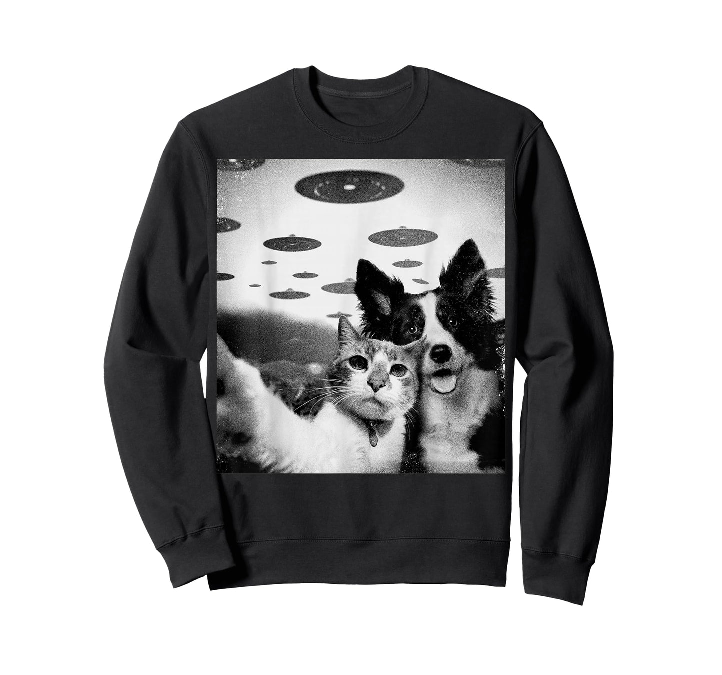 Cat And Dog Selfie With Alien UFOs Funny Weird Graphic Mens T-Shirt