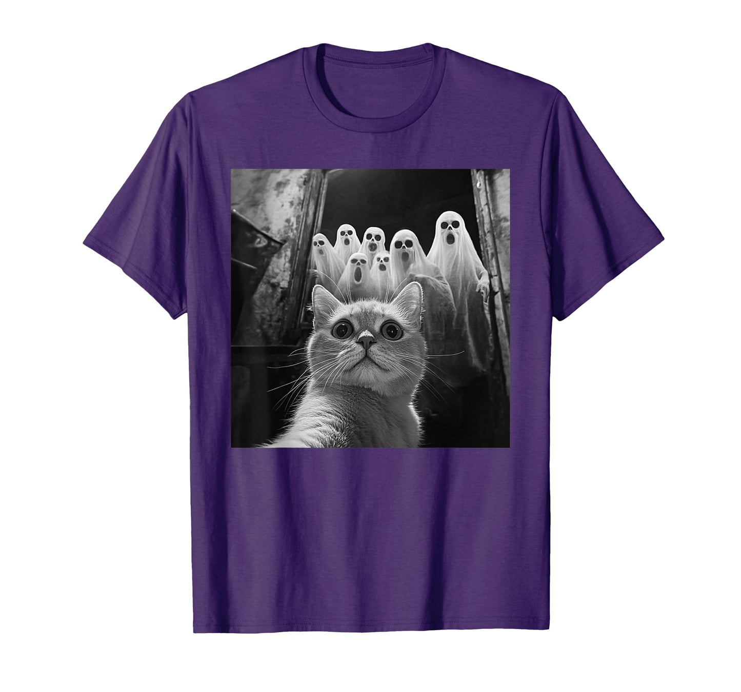 Cat Selfie With Ghosts Funny Cat Halloween T-Shirt