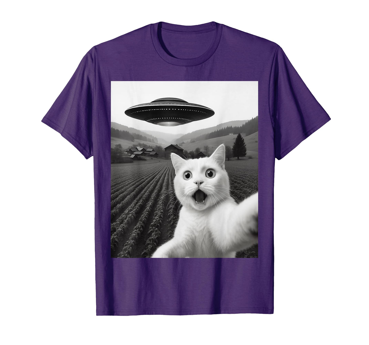Cat Selfie With Alien UFO Funny Cat Gifts For Men Women Kids T-Shirt