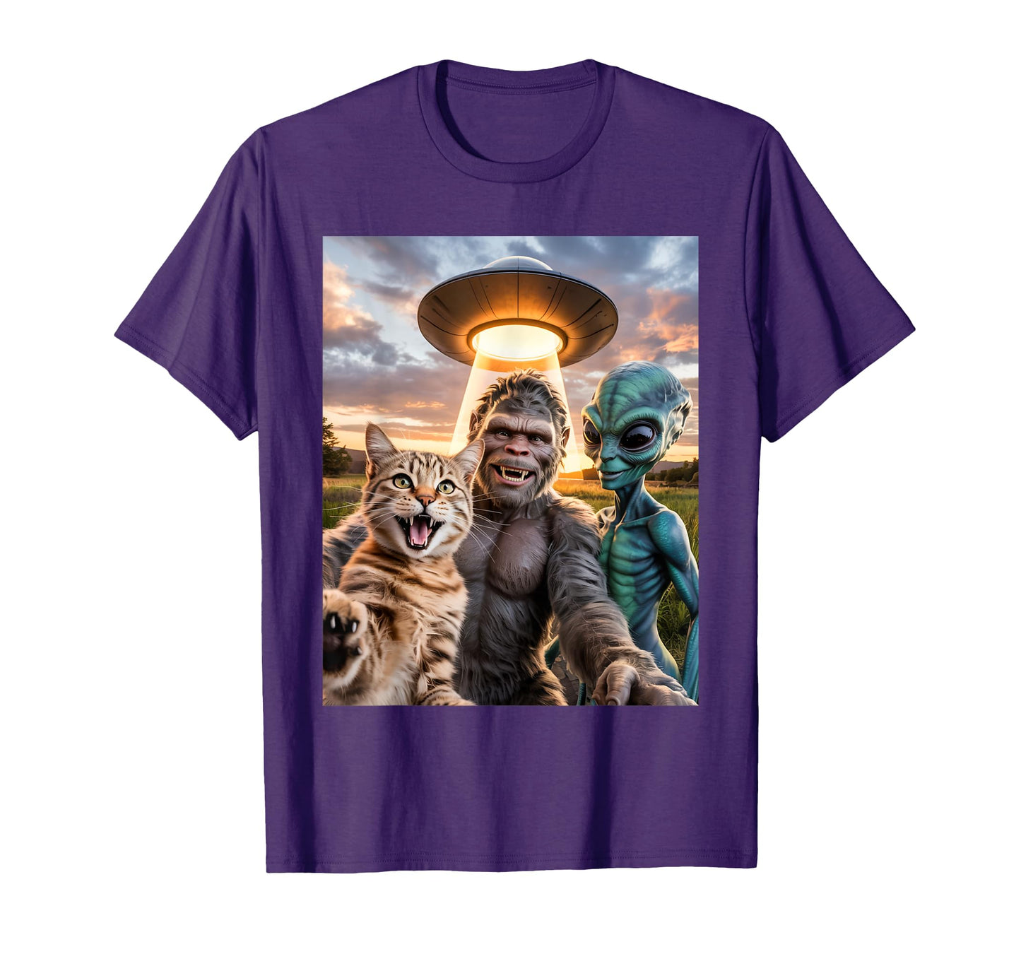 Cat Bigfoot Alien Selfie BFF Funny Photo With UFO Men Women T-Shirt