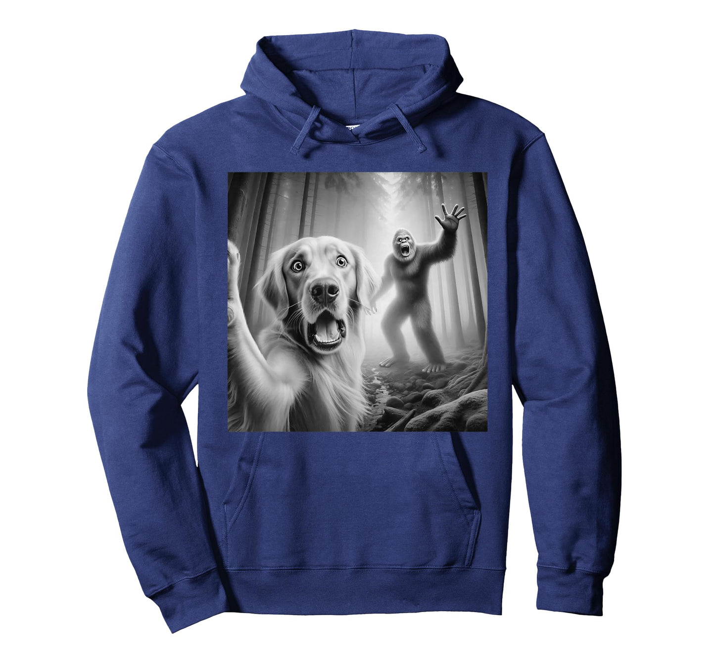 Funny Golden retriever Selfie with bigfoot sasquatch T-Shirt