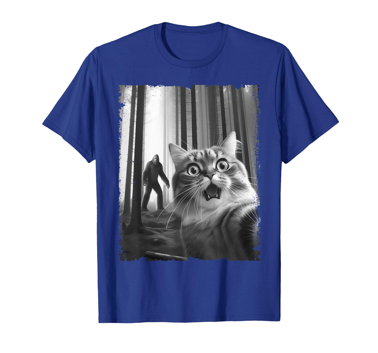 Funny Scared Cat Selfie with Bigfoot Gift Idea Men Women Kid T-Shirt