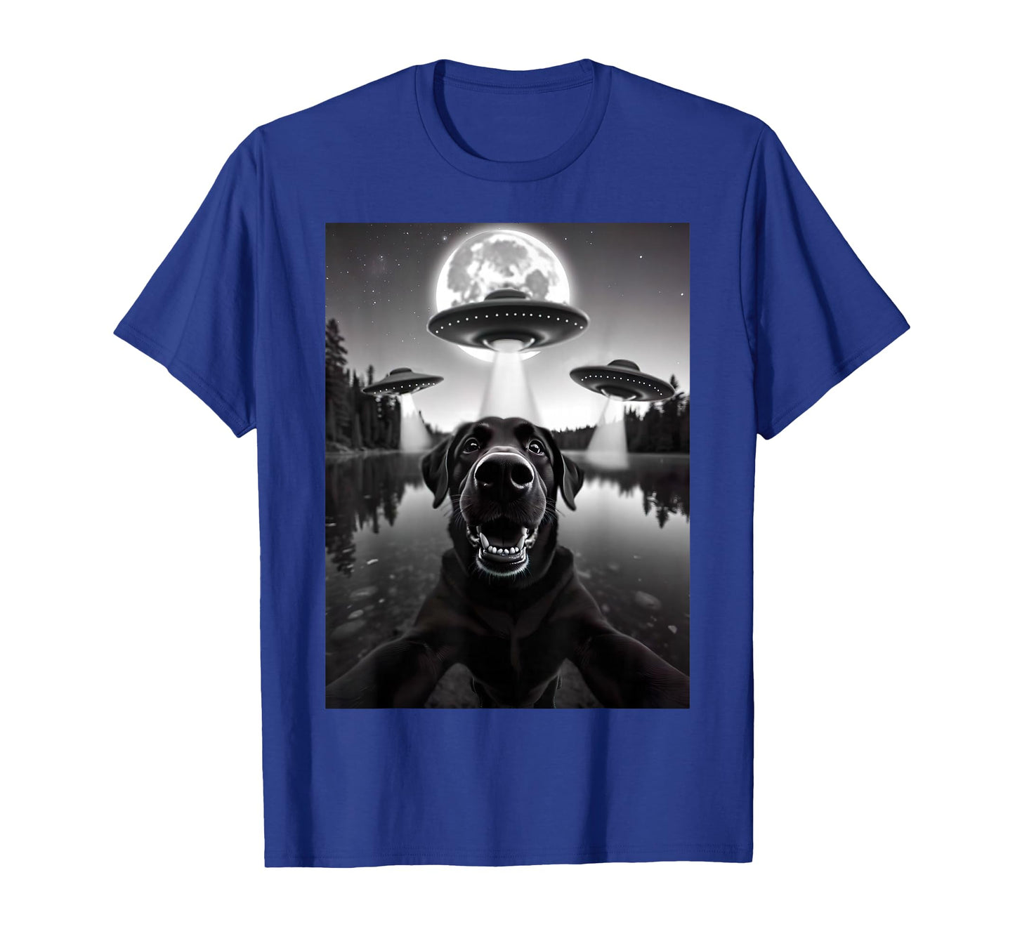 Funny Black Lab Labrador Dog Selfie with UFOs Weird Aliens T-Shirt