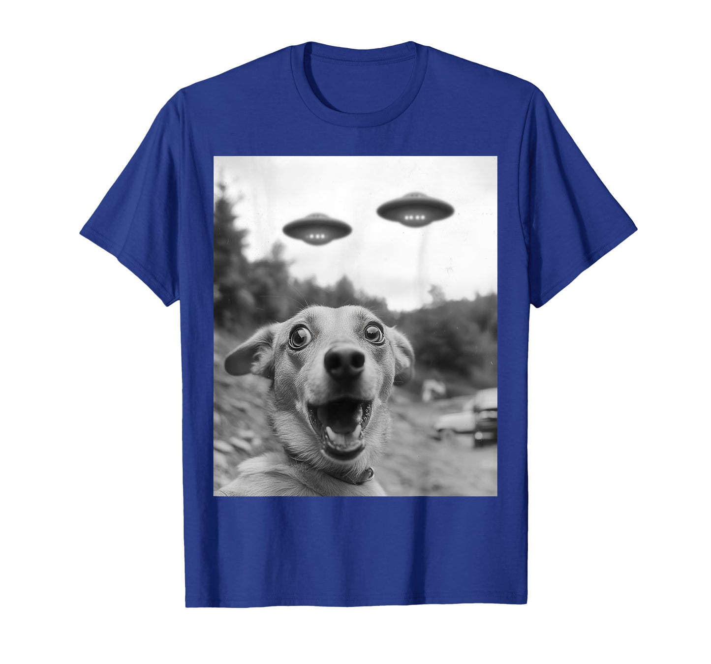 Funny dog Selfie with UFOs Weird dog T-Shirt