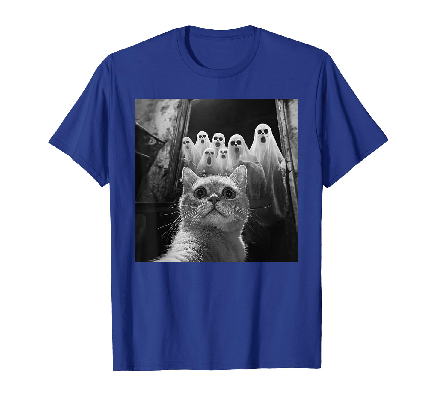 Cat Selfie With Ghosts Funny Cat Halloween T-Shirt