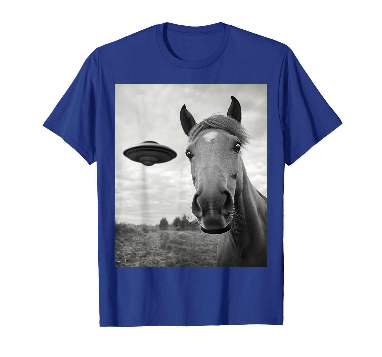 Funny Horse Selfie With Alien UFO Funny UFO Horse T-Shirt