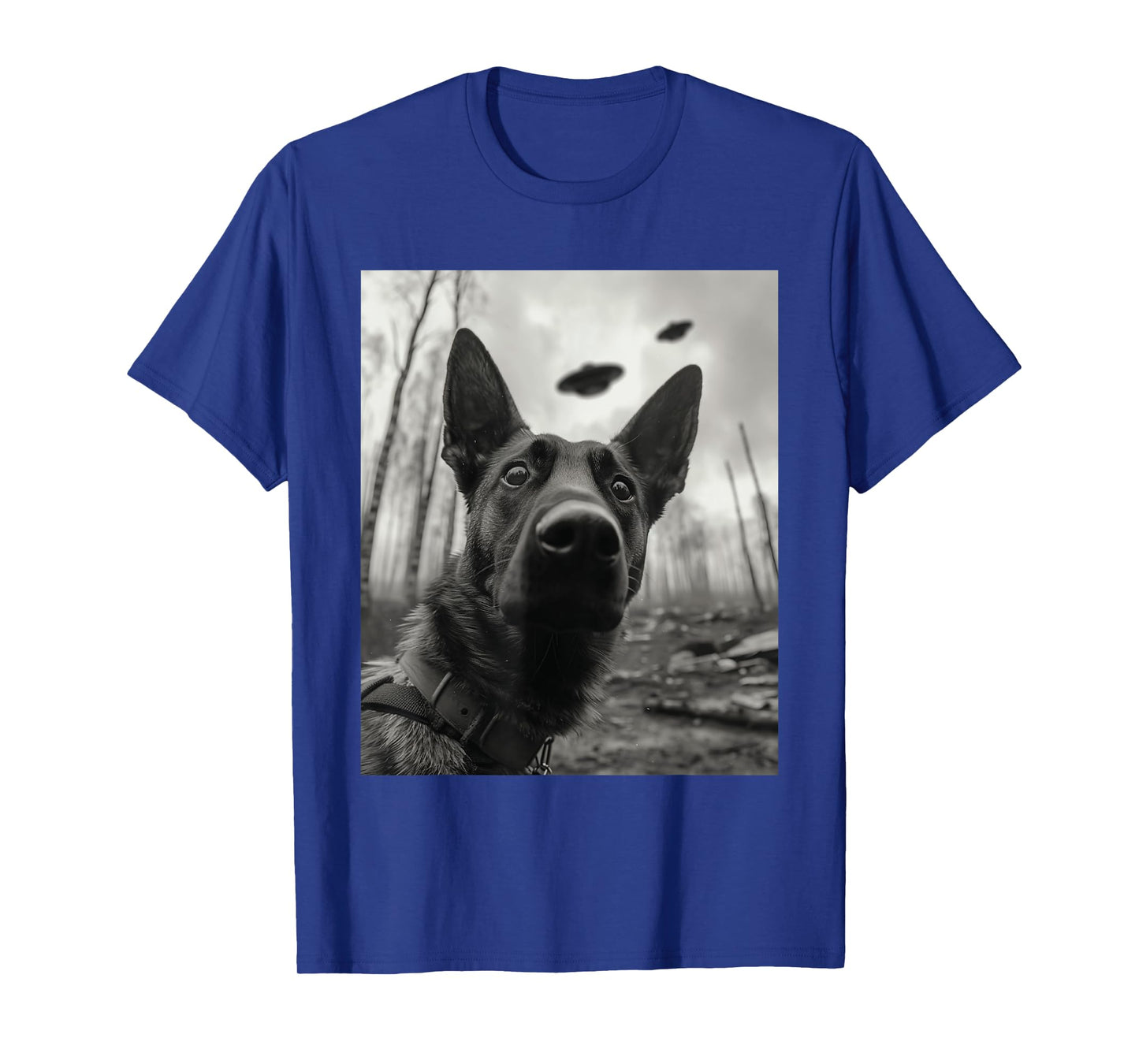 Dog Mom Dad - Funny Alien Selfie Malinois UFO Men Women T-Shirt