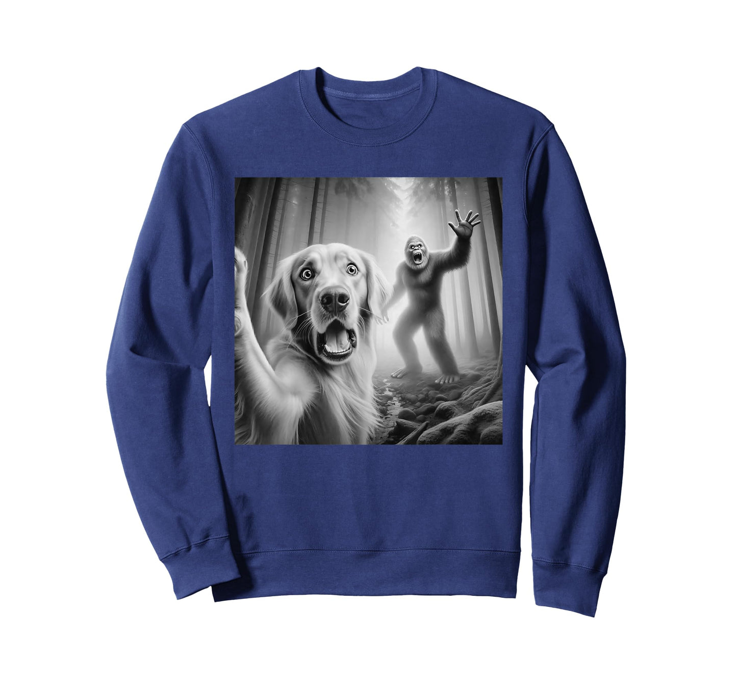 Funny Golden retriever Selfie with bigfoot sasquatch T-Shirt