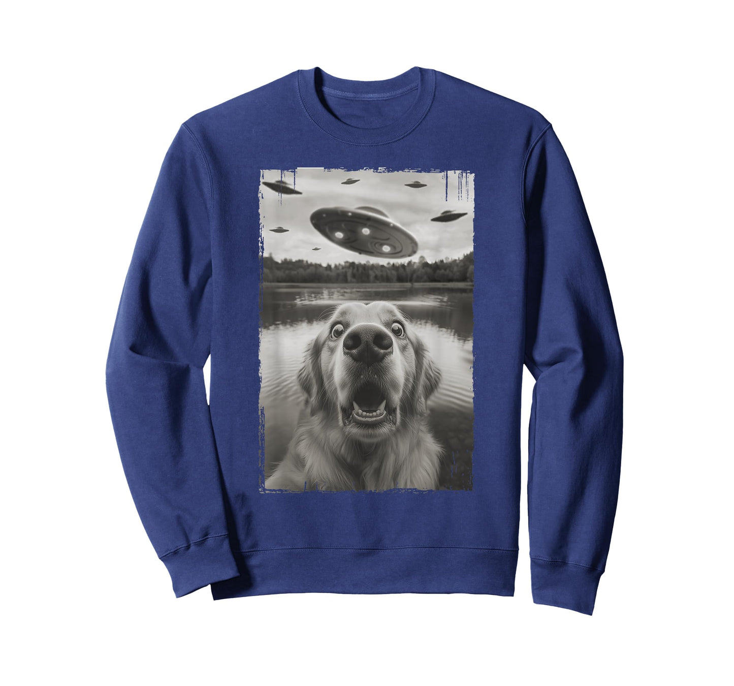 Golden Retriever Selfie with UFO - Funny Golden Retriever T-Shirt