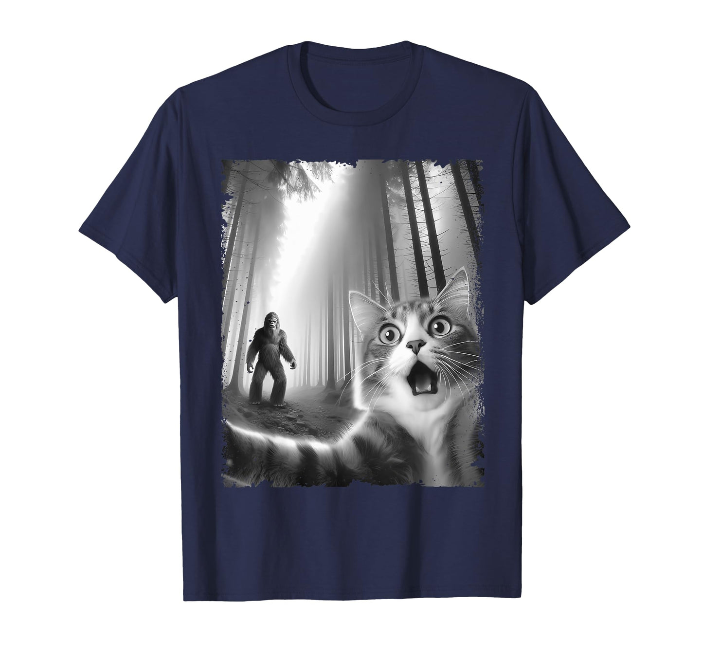Cat Selfie With Bigfoot & UFO Funny Bigfoot Sasquatch & Cat T-Shirt