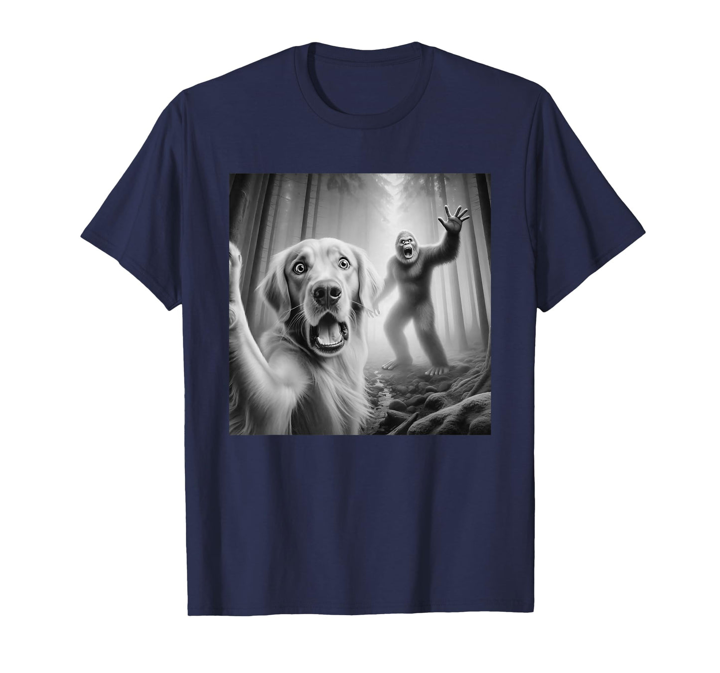 Funny Golden retriever Selfie with bigfoot sasquatch T-Shirt