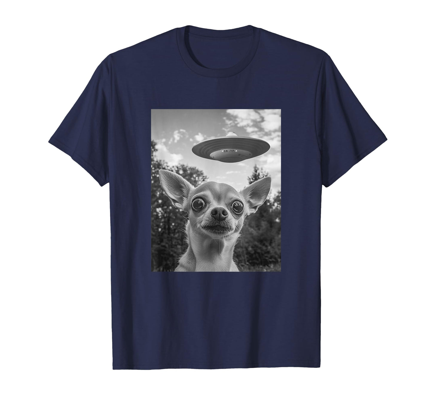Funny Chihuahua Selfie with UFO T-Shirt