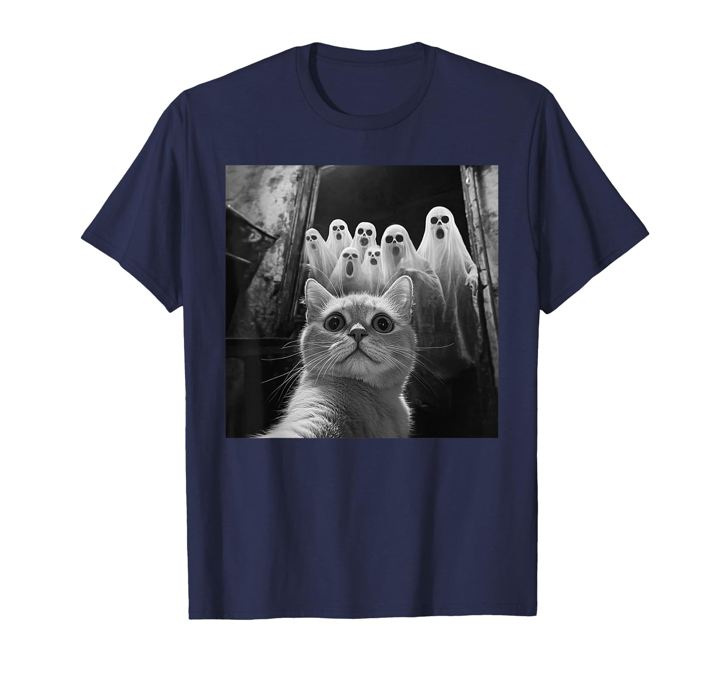 Cat Selfie With Ghosts Funny Cat Halloween T-Shirt
