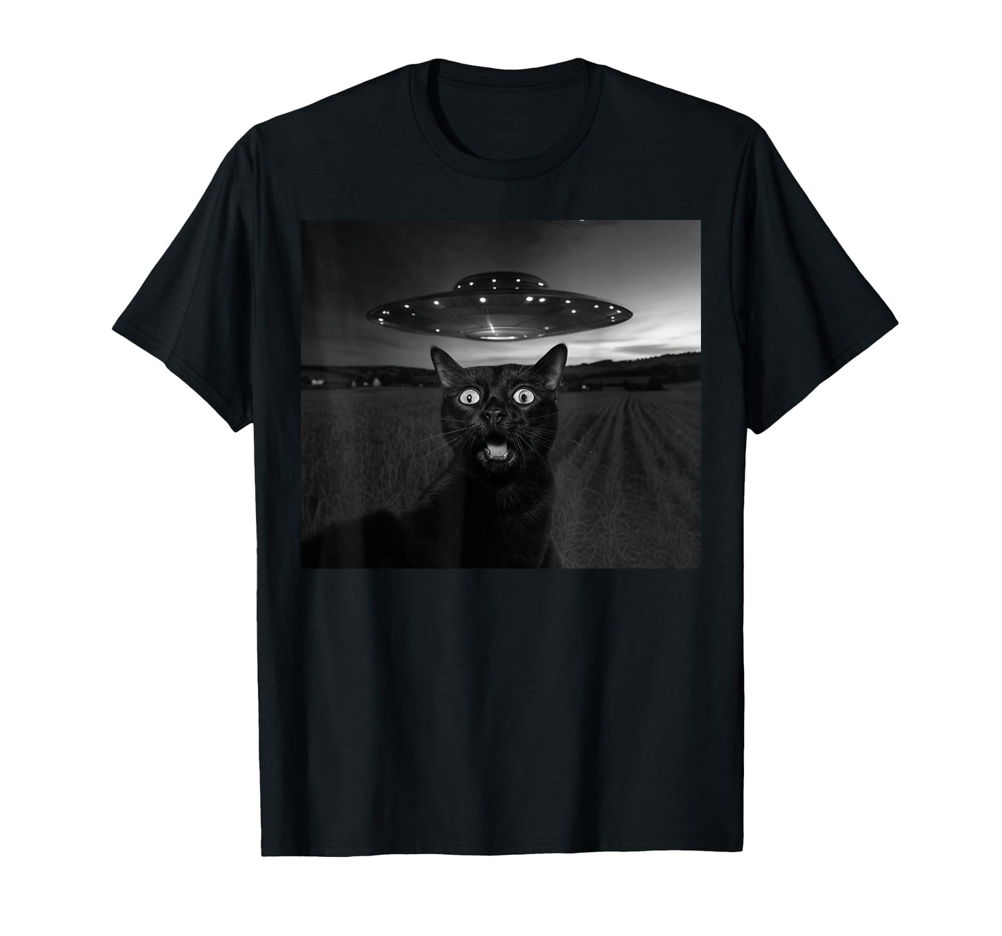 Cat Selfie With Alien UFO Funny Gifts For Men Women Boy Kid T-Shirt