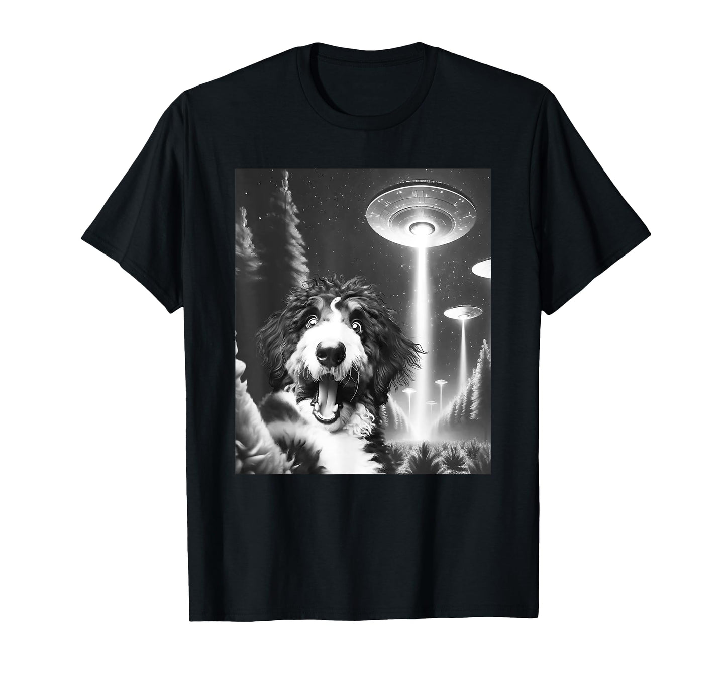 Funny Bernedoodle Alien UFO Taking a Selfie Dog Mom Dad Men Women Kids T-Shirt