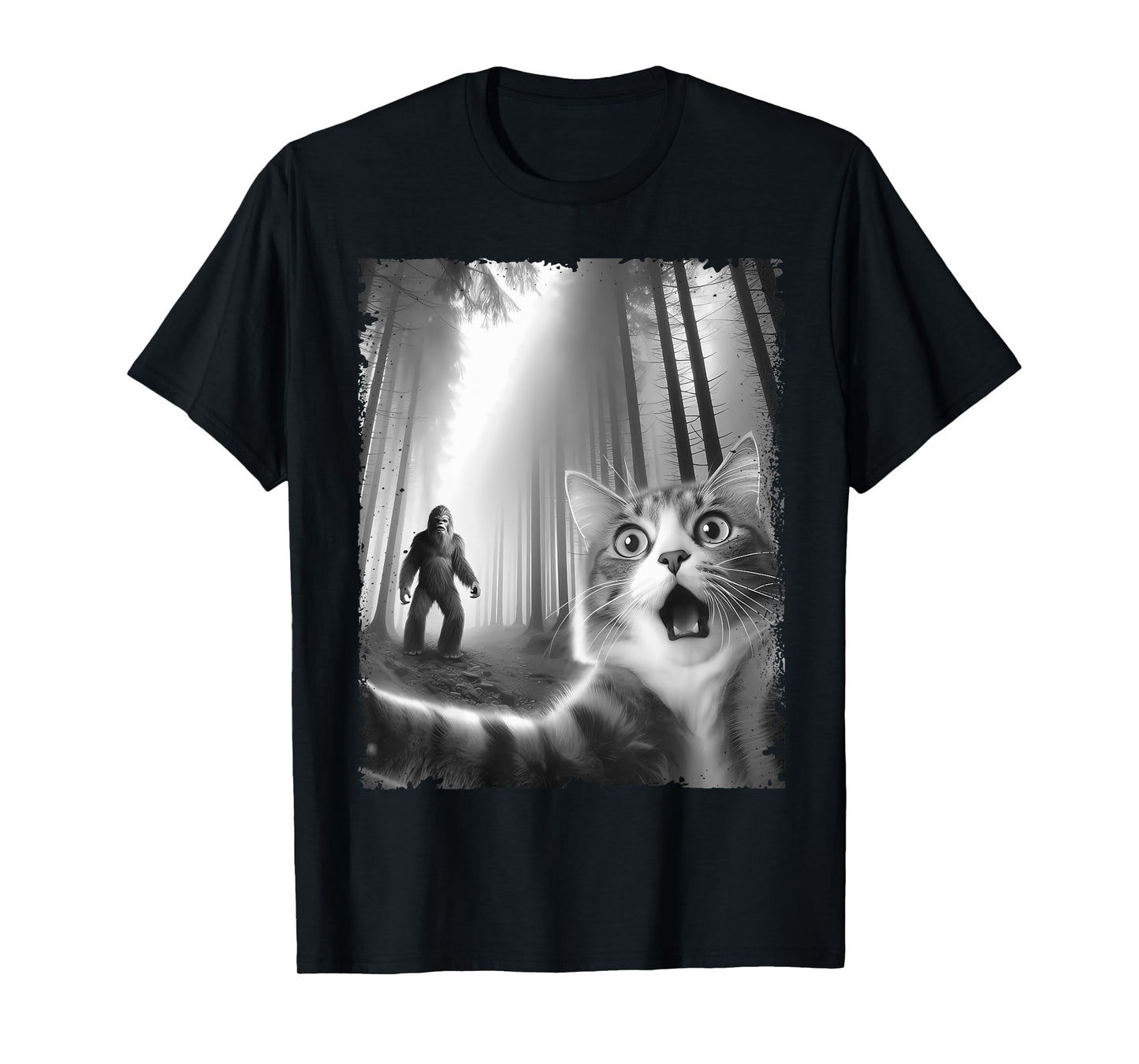 Cat Selfie With Bigfoot & UFO Funny Bigfoot Sasquatch & Cat T-Shirt