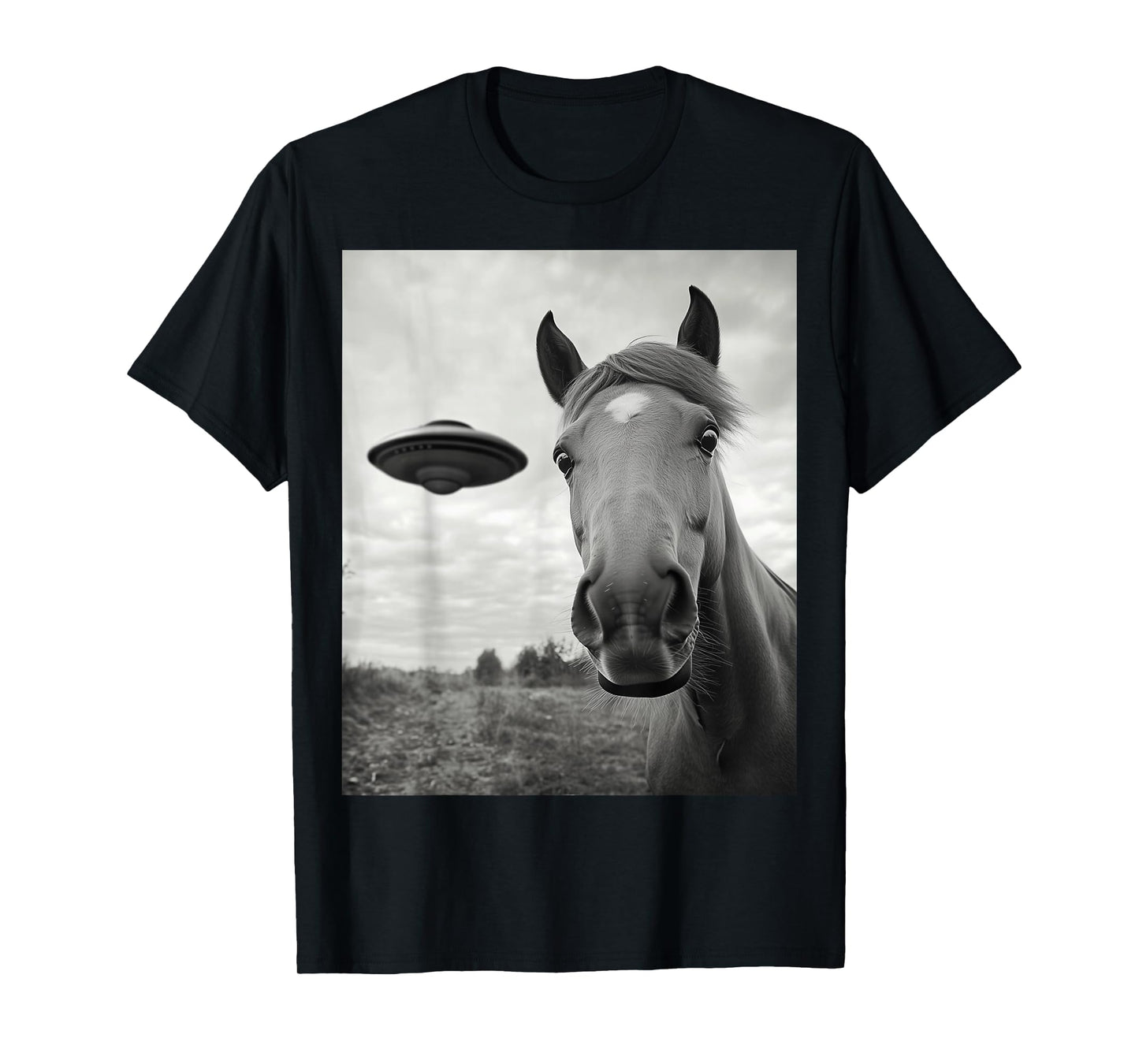 Funny Horse Selfie With Alien UFO Funny UFO Horse T-Shirt